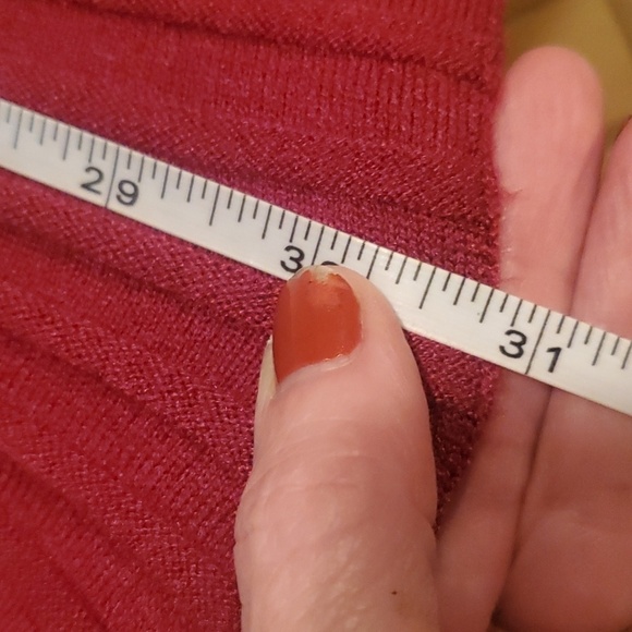 Bolide I... Long Slv Burgandy Sz XS (XL?) Sweater With Unique Design Bottom Hem - Picture 10 of 11